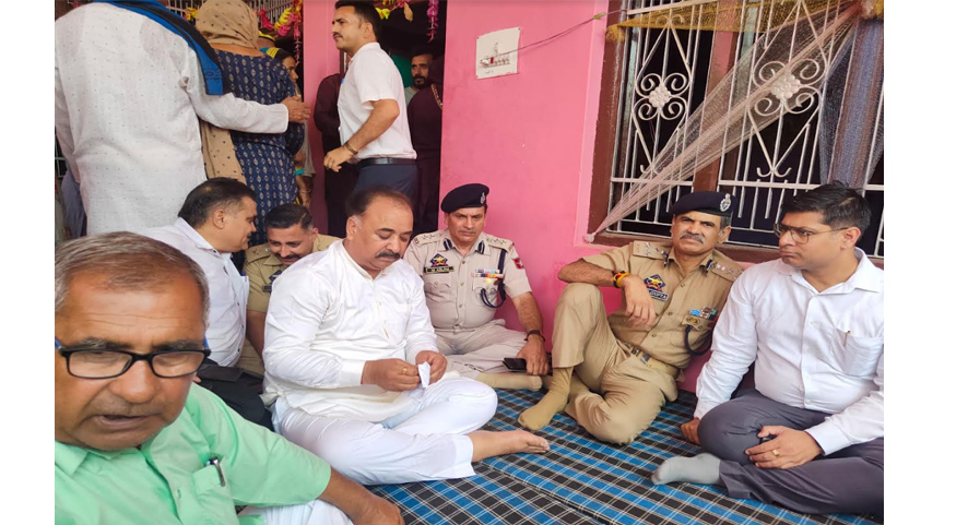 DC Rajouri meets family of grenade attack victim; Hands over ex-gratia relief of Rs 1 lakh  